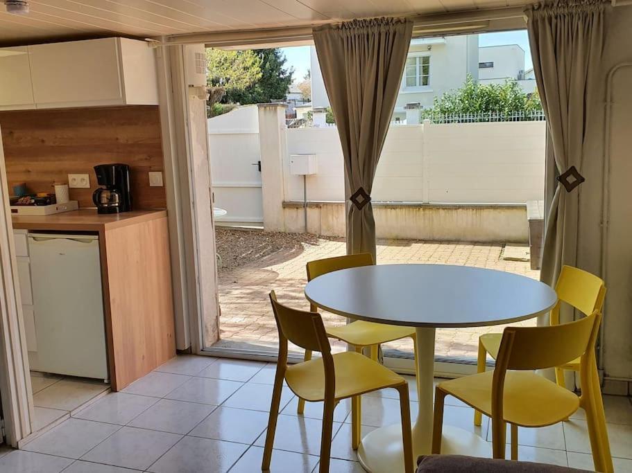 Logement Amboise Centre Avec Terrasse Privee Kültér fotó